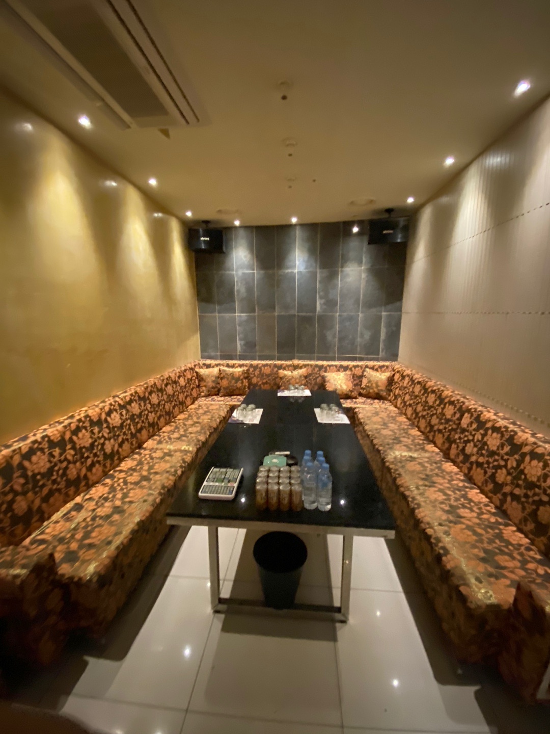 강남 플레이 셔츠룸 이미지