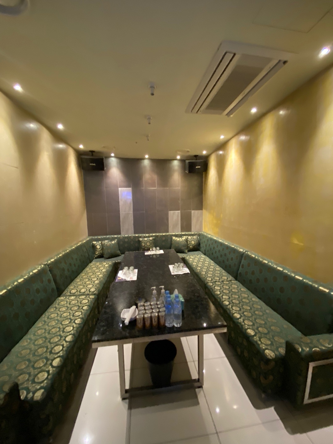 강남 플레이 셔츠룸 이미지