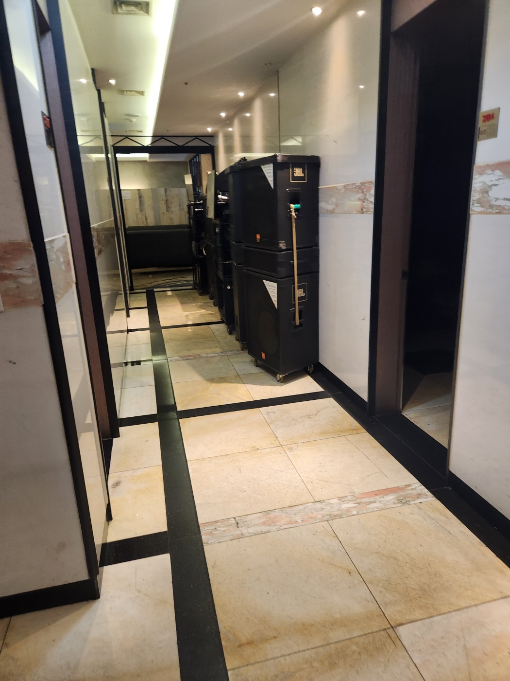 강남 인트로 쩜오 이미지
