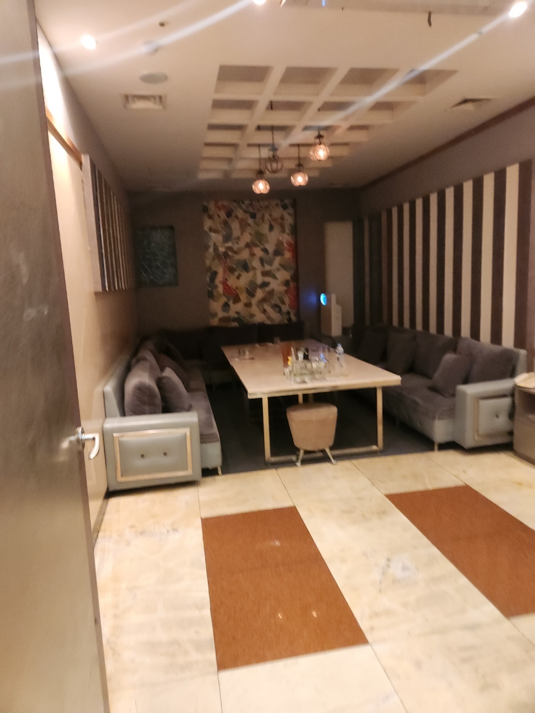 강남 인트로 쩜오 이미지